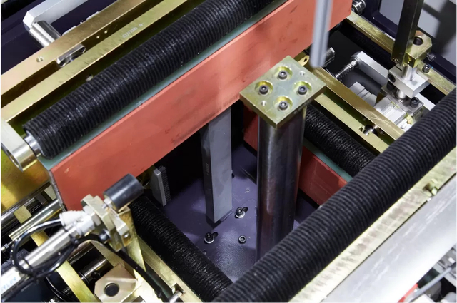 Smart Intelligent Adjusting Food & Coffee & Perfume & Phone Box Forming Machine