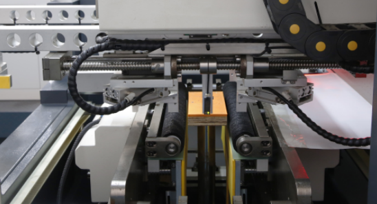 Automatic Digital Adjustment Rapid Transfer High-precision Traceless Luxury Upscale Rigid Box Making Machine