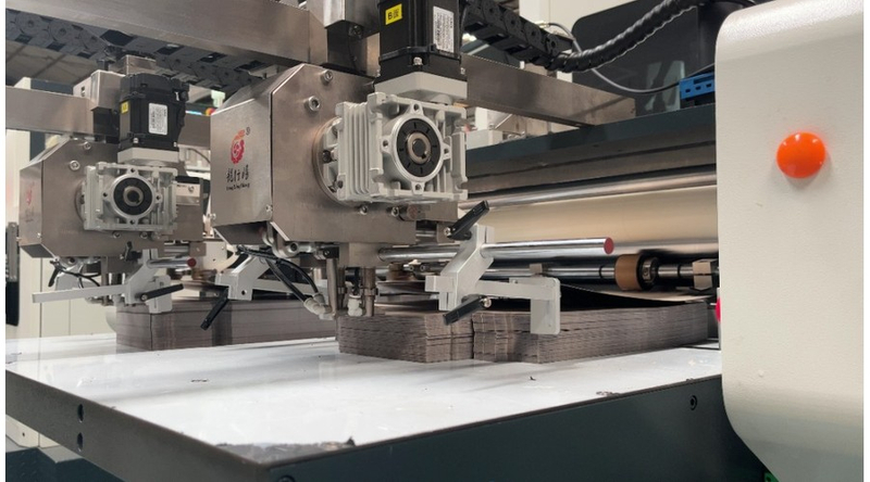 LS-1150 gluing section with anti-leaking system